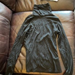 Long sleeve ribbed turtle neck